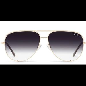 QUAY High Key Black Fade with Gold Rim